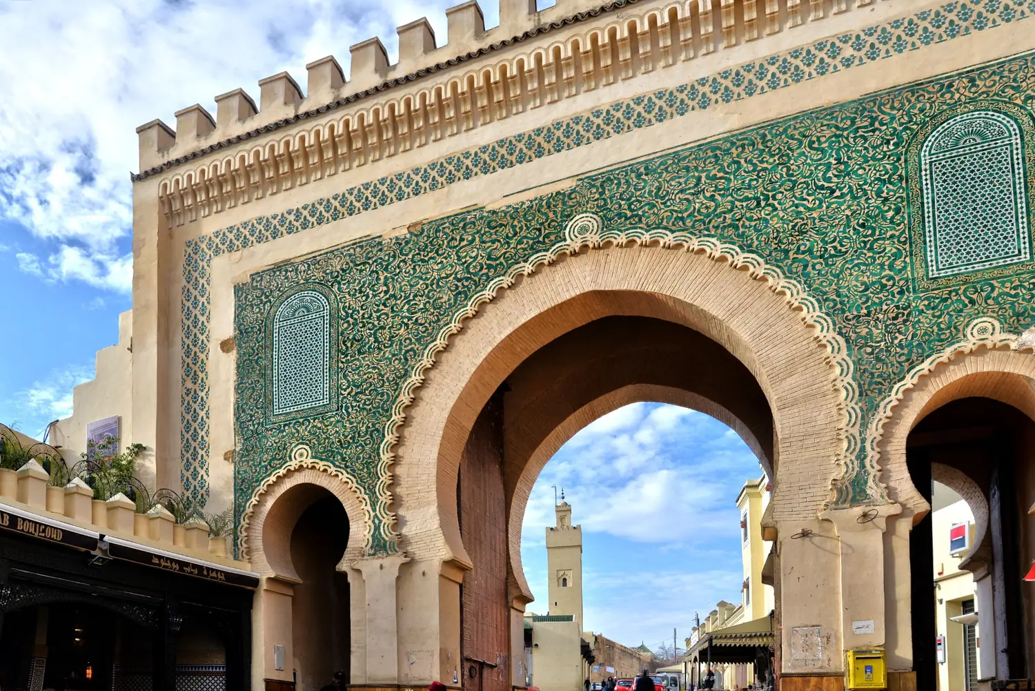 Bab Bou Jeloud, modrá brána do mediny Fès el-Bali ve Fezu